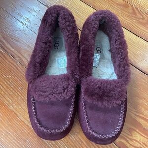 Ugg Dakota slippers